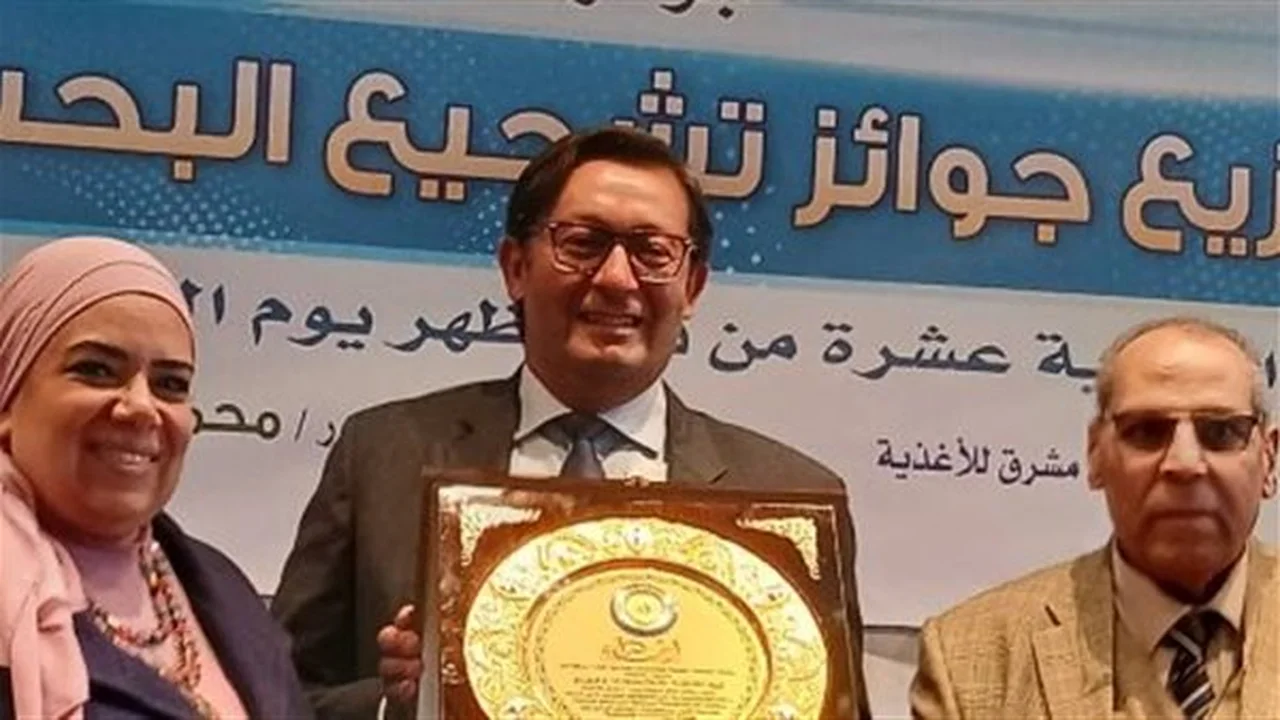 مقترح دولي جديد.. تحويل جوائز جامعة الإسكندرية بمجال البحث العلمي لمنصة عالمية